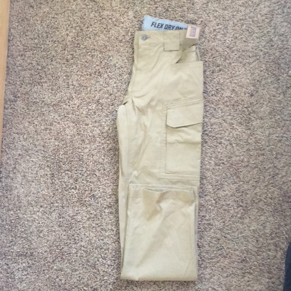 32X34 Duluth flexible cargo pants